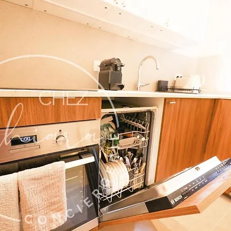 Bright & Stylish - Newly Renovated - 15th Arr Appartement *